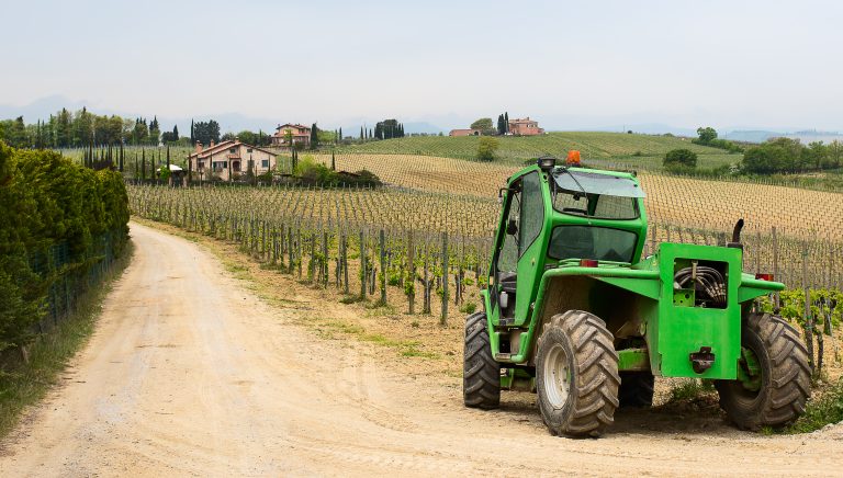 ვენახის ტრაქტორი